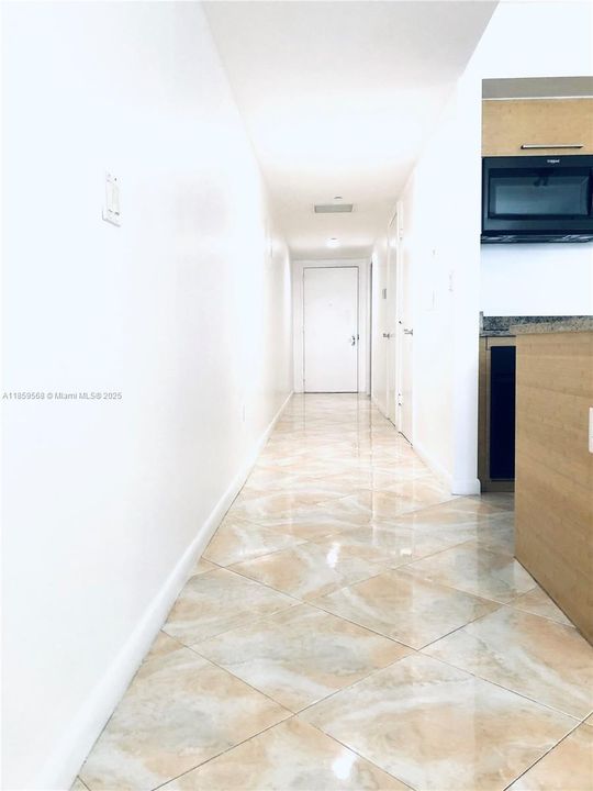 Recently Sold: $599,990 (1 beds, 1 baths, 844 Square Feet)