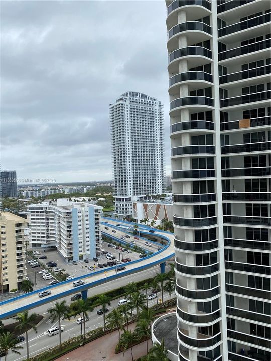 Recently Sold: $599,990 (1 beds, 1 baths, 844 Square Feet)