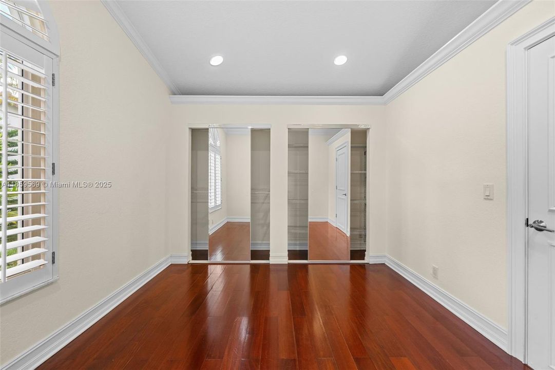 最近租的: $4,900 (4 贝兹, 2 浴室, 2114 平方英尺)