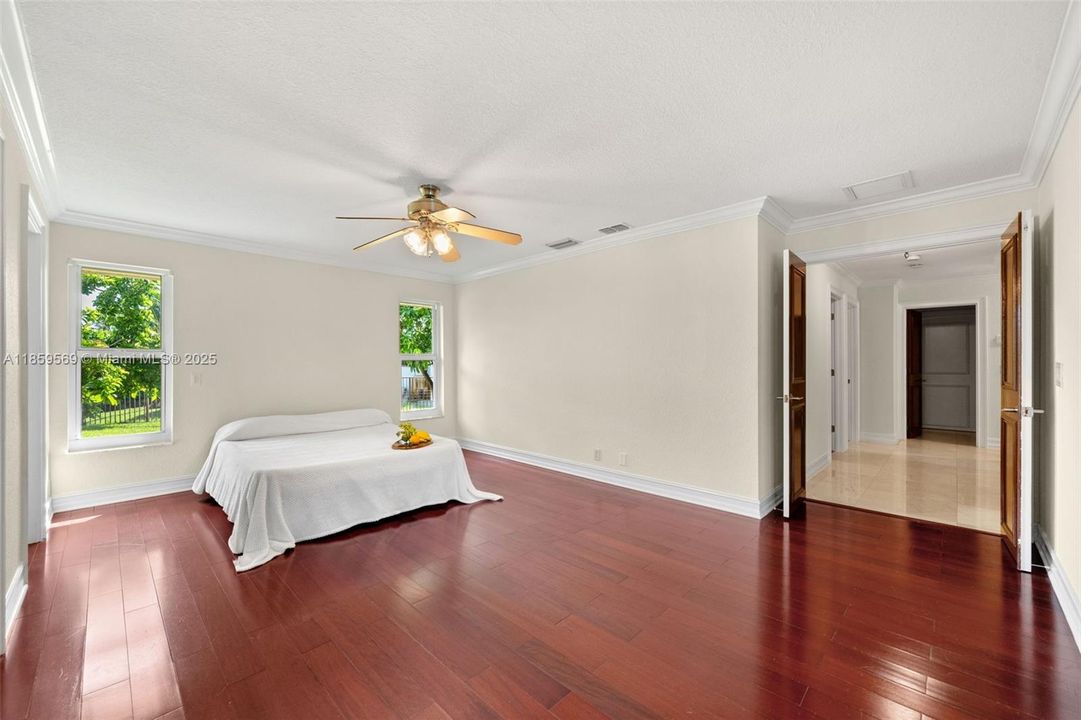 最近租的: $4,900 (4 贝兹, 2 浴室, 2114 平方英尺)