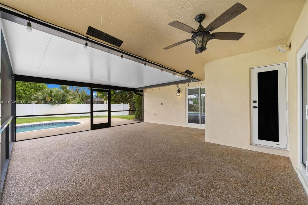 最近租的: $4,900 (4 贝兹, 2 浴室, 2114 平方英尺)