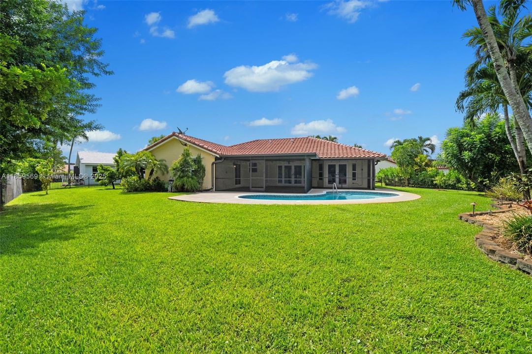 最近租的: $4,900 (4 贝兹, 2 浴室, 2114 平方英尺)