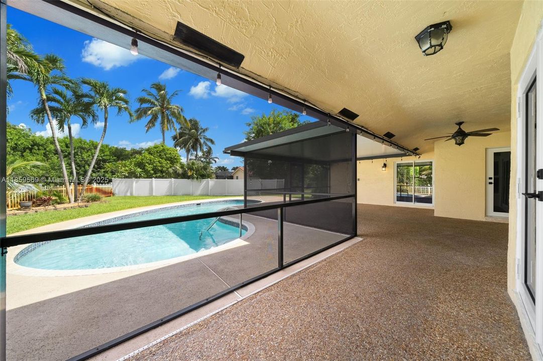 最近租的: $4,900 (4 贝兹, 2 浴室, 2114 平方英尺)