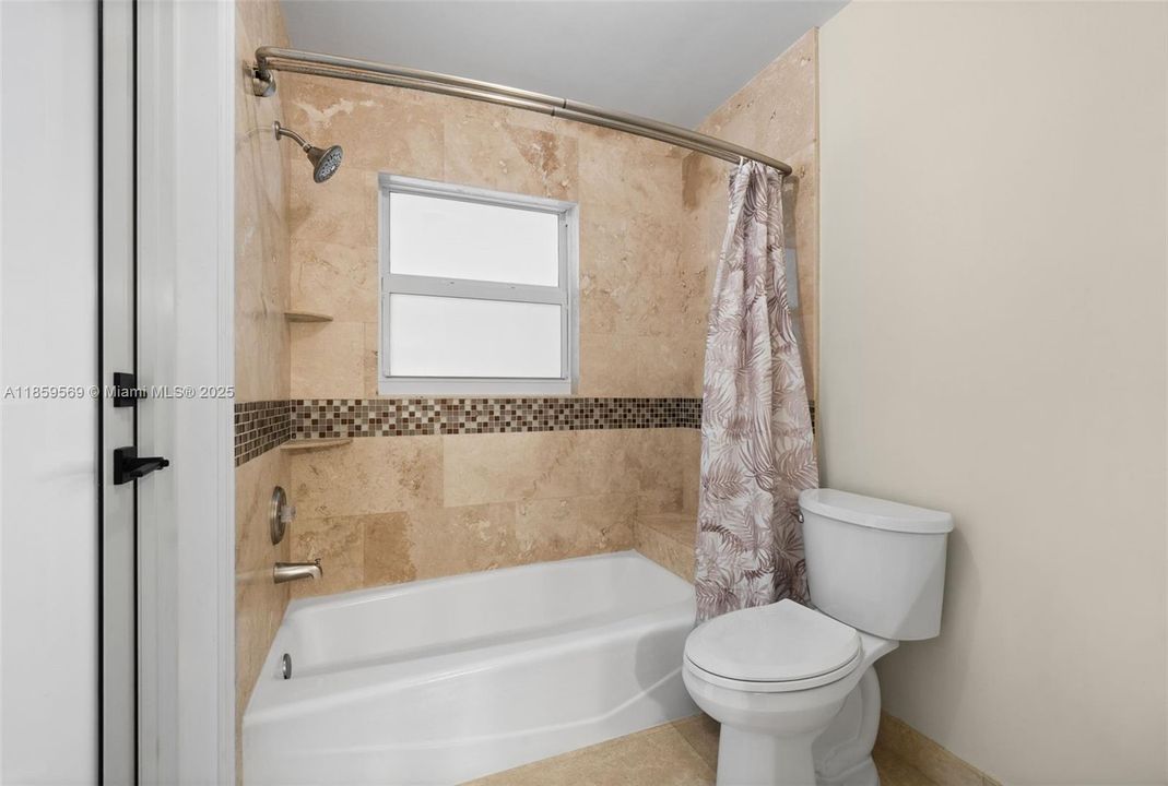 最近租的: $4,900 (4 贝兹, 2 浴室, 2114 平方英尺)