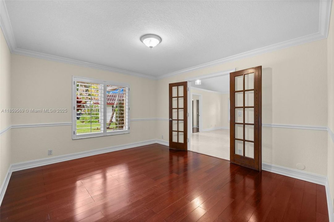 最近租的: $4,900 (4 贝兹, 2 浴室, 2114 平方英尺)