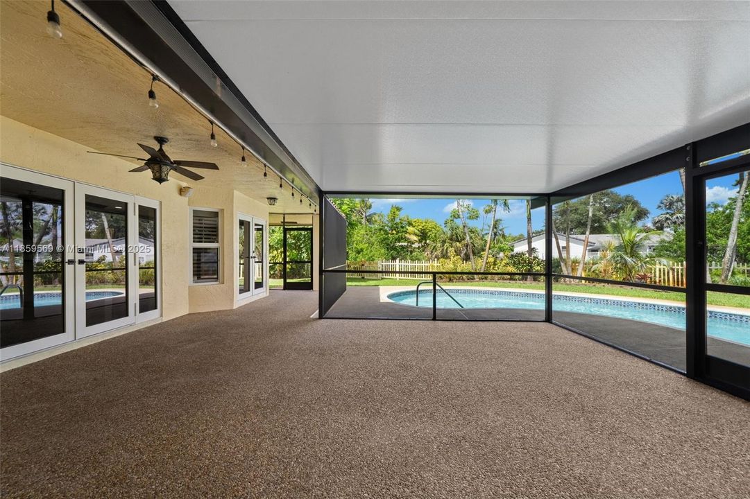 最近租的: $4,900 (4 贝兹, 2 浴室, 2114 平方英尺)