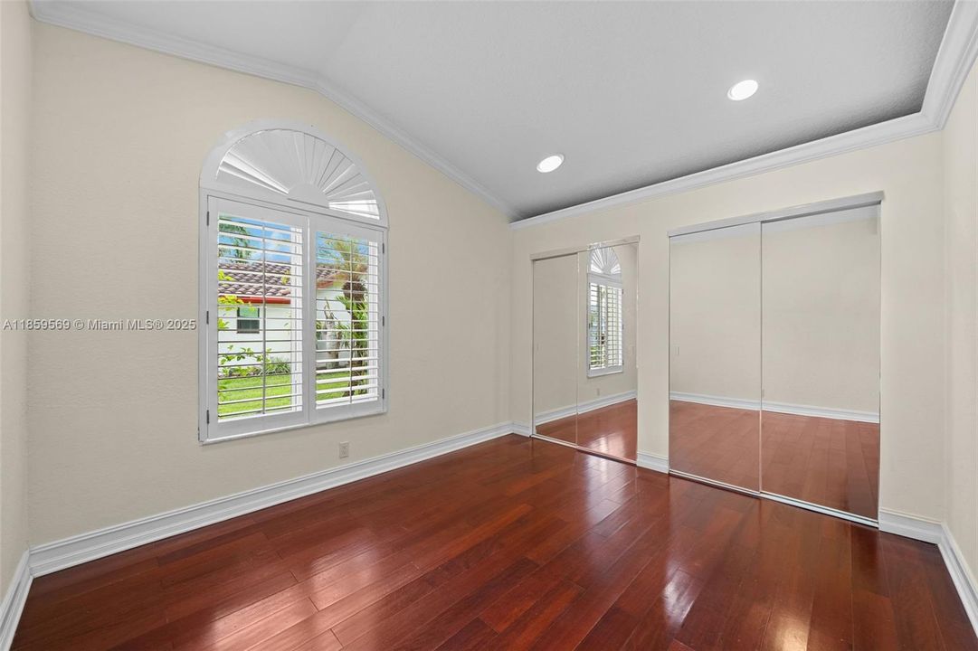 最近租的: $4,900 (4 贝兹, 2 浴室, 2114 平方英尺)