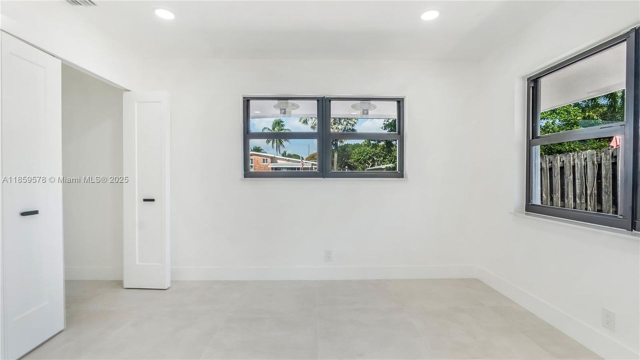 For Sale: $1,400,000 (3 beds, 2 baths, 1404 Square Feet)