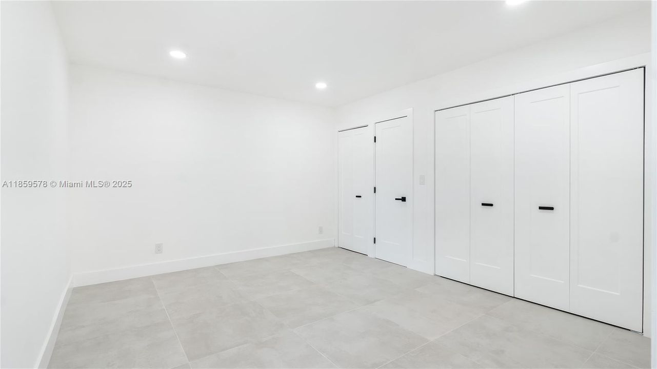 For Sale: $1,400,000 (3 beds, 2 baths, 1404 Square Feet)