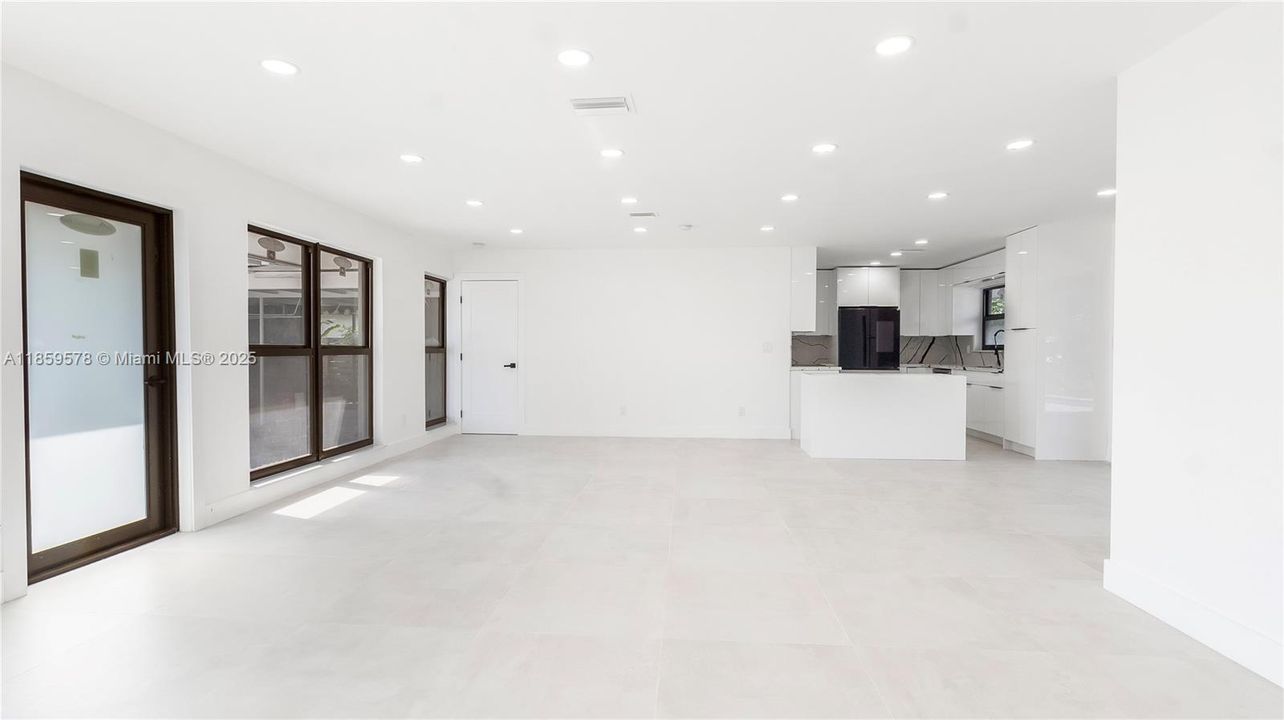 For Sale: $1,400,000 (3 beds, 2 baths, 1404 Square Feet)