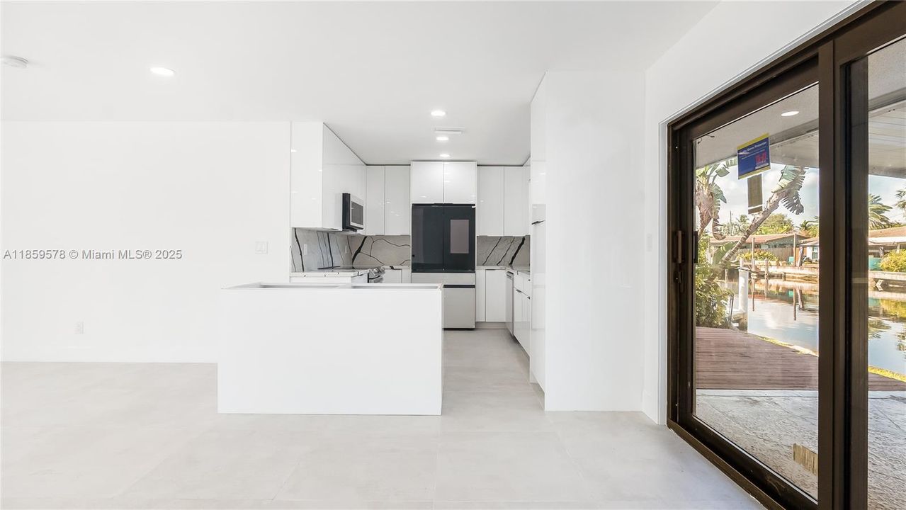 For Sale: $1,400,000 (3 beds, 2 baths, 1404 Square Feet)