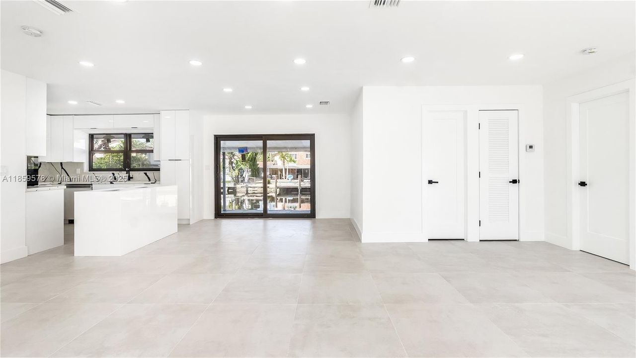 For Sale: $1,400,000 (3 beds, 2 baths, 1404 Square Feet)