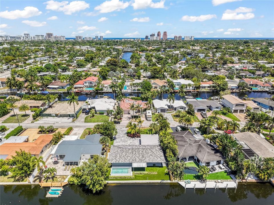 For Sale: $1,400,000 (3 beds, 2 baths, 1404 Square Feet)