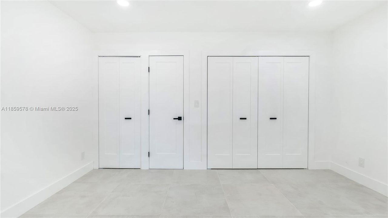 For Sale: $1,400,000 (3 beds, 2 baths, 1404 Square Feet)