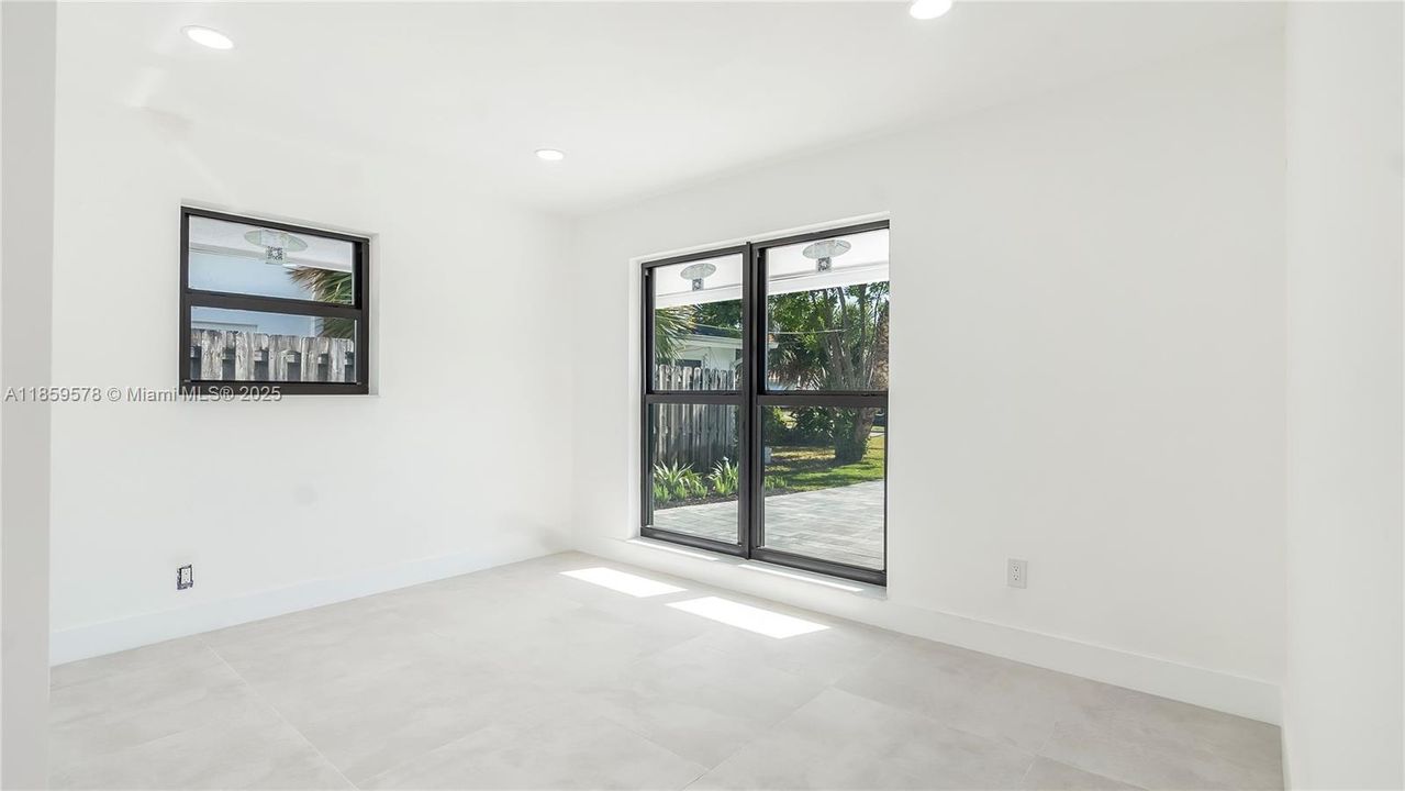 For Sale: $1,400,000 (3 beds, 2 baths, 1404 Square Feet)