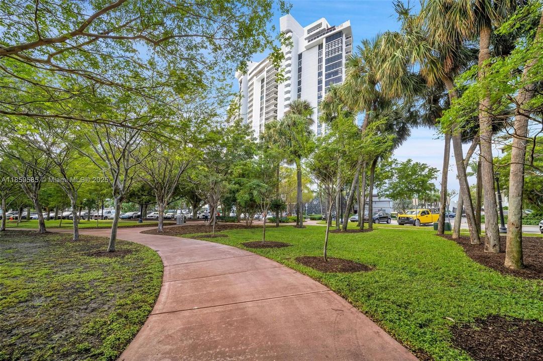 En Venta: $2,125,000 (3 camas, 3 baños, 2388 Pies cuadrados)