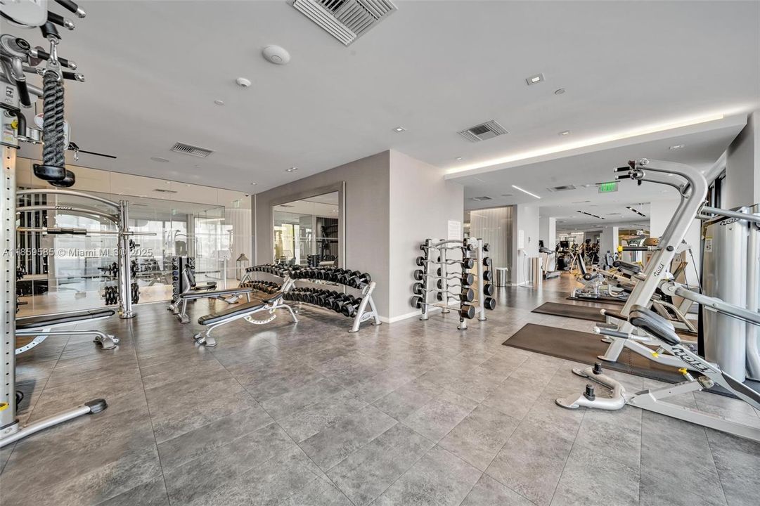 En Venta: $2,125,000 (3 camas, 3 baños, 2388 Pies cuadrados)