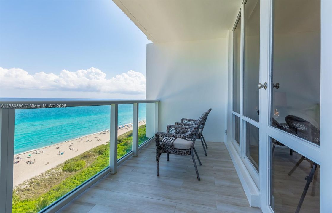 待售: $742,000 (1 贝兹, 2 浴室, 930 平方英尺)