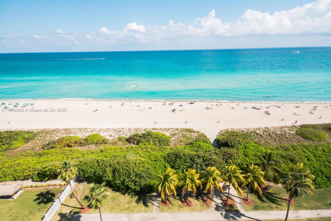 待售: $742,000 (1 贝兹, 2 浴室, 930 平方英尺)