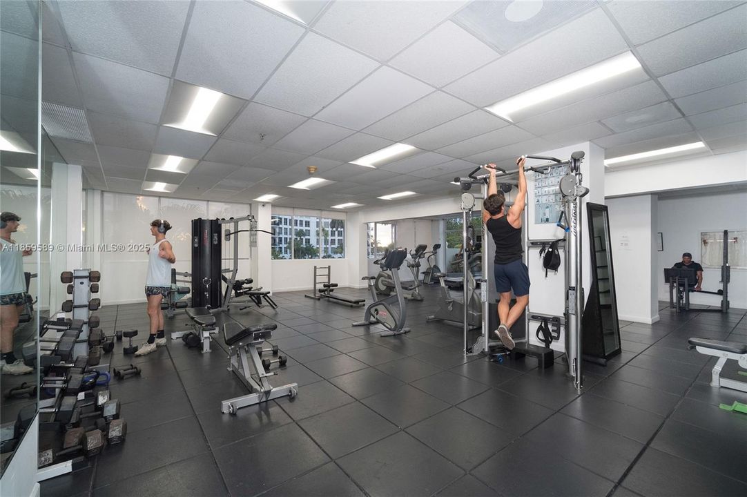 待售: $742,000 (1 贝兹, 2 浴室, 930 平方英尺)