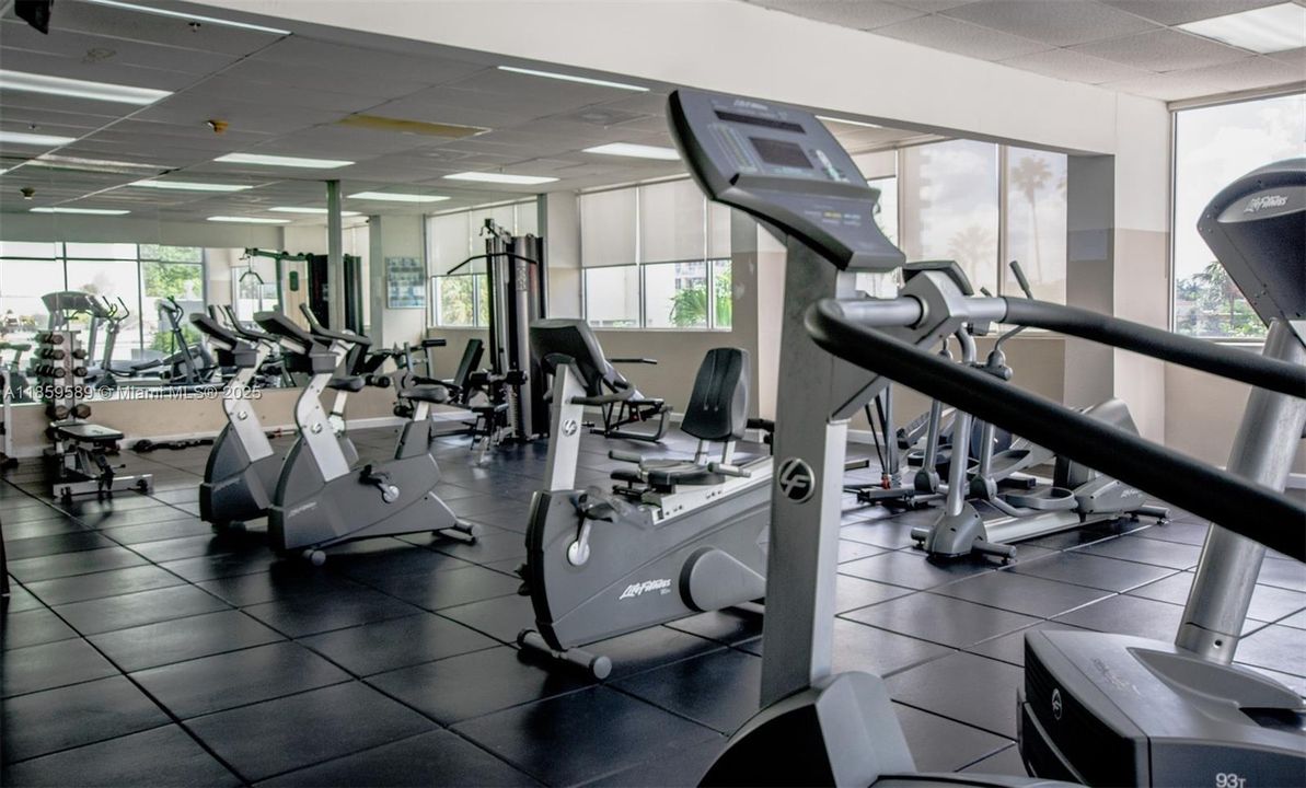 待售: $742,000 (1 贝兹, 2 浴室, 930 平方英尺)