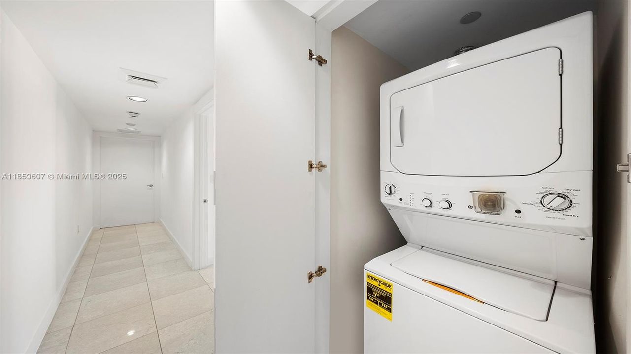 待售: $5,558,000 (3 贝兹, 3 浴室, 1588 平方英尺)