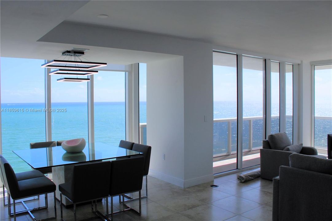 Recently Rented: $11,000 (2 beds, 2 baths, 1407 Square Feet)