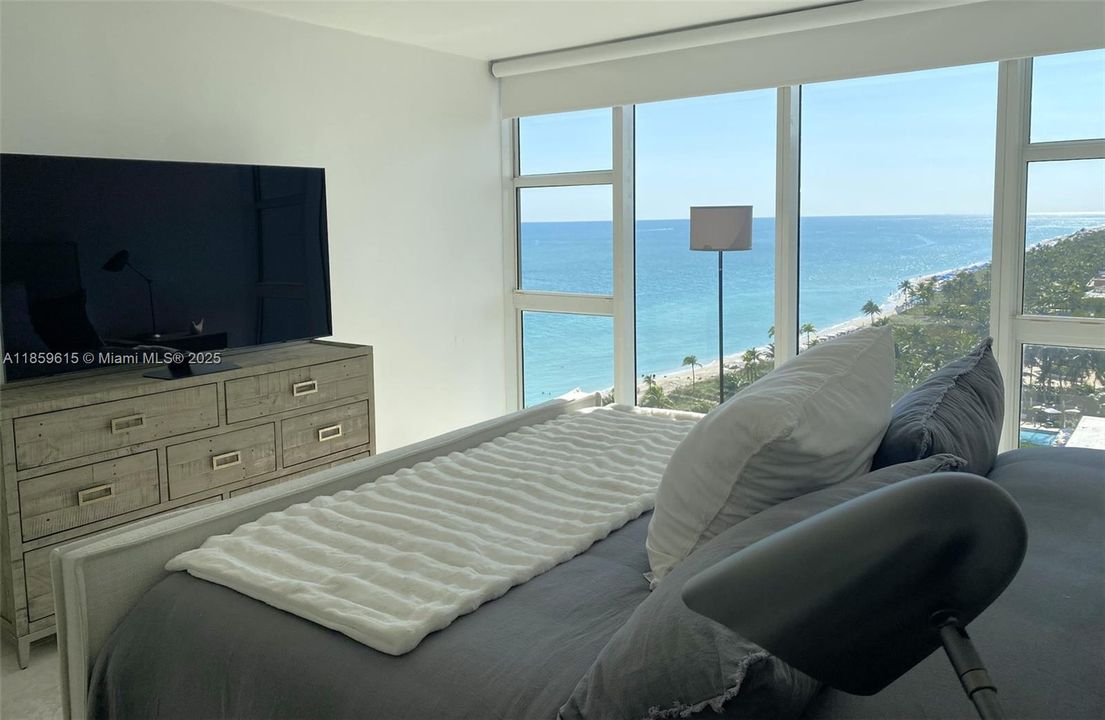 Recently Rented: $11,000 (2 beds, 2 baths, 1407 Square Feet)