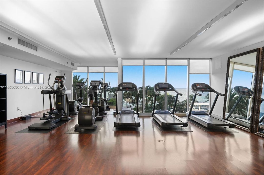 Active With Contract: $2,100,000 (3 beds, 4 baths, 2440 Square Feet)