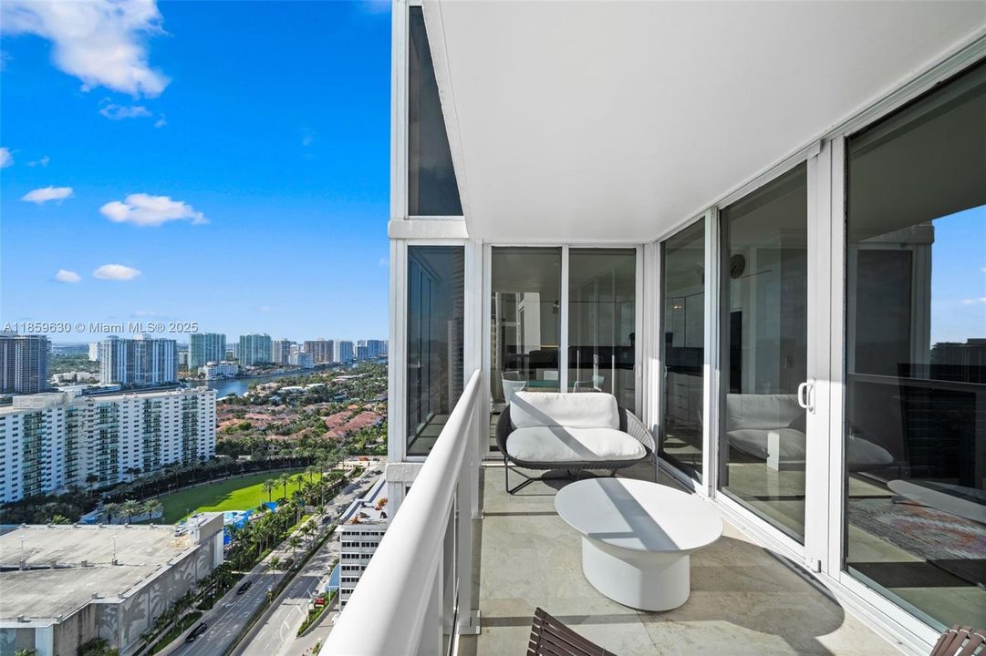 Active With Contract: $2,100,000 (3 beds, 4 baths, 2440 Square Feet)