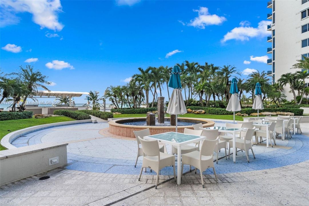 Active With Contract: $2,100,000 (3 beds, 4 baths, 2440 Square Feet)