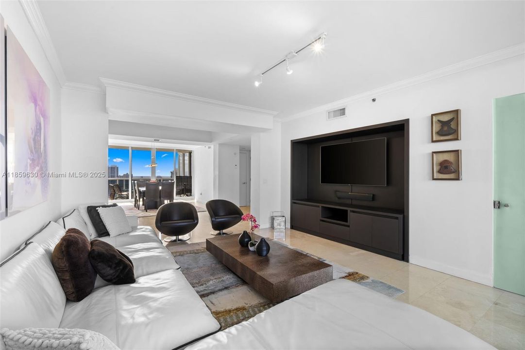 Active With Contract: $2,100,000 (3 beds, 4 baths, 2440 Square Feet)