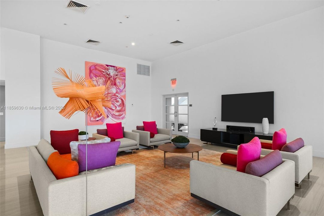 Active With Contract: $2,100,000 (3 beds, 4 baths, 2440 Square Feet)