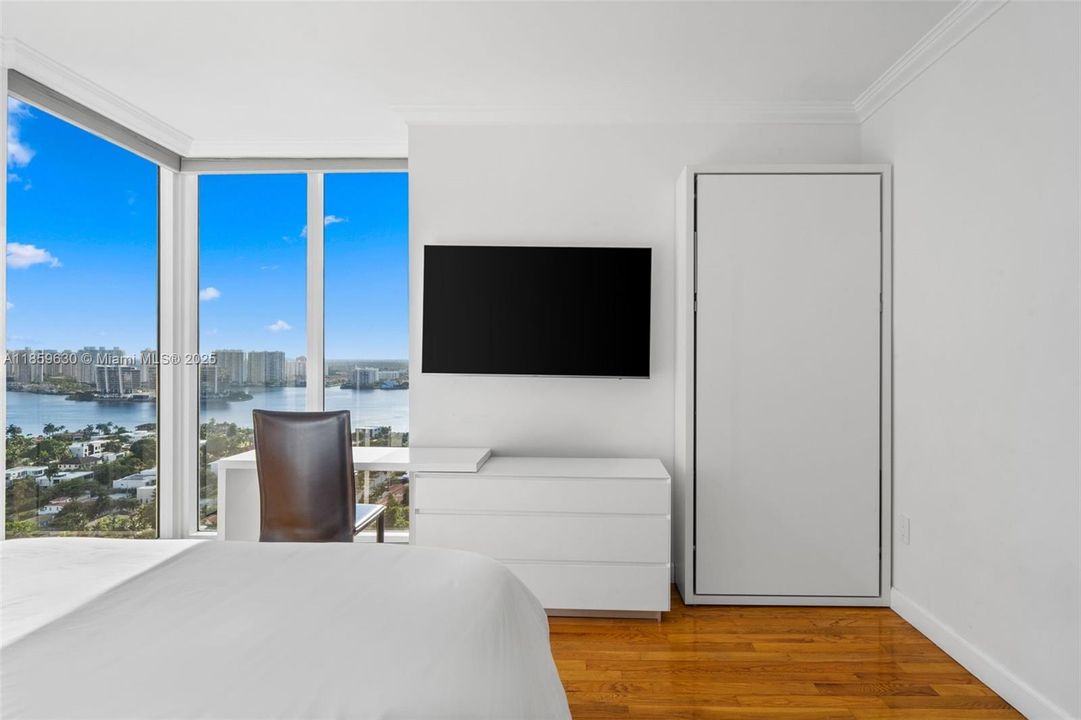 Active With Contract: $2,100,000 (3 beds, 4 baths, 2440 Square Feet)