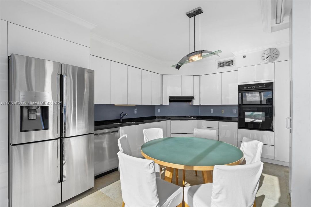 Active With Contract: $2,100,000 (3 beds, 4 baths, 2440 Square Feet)