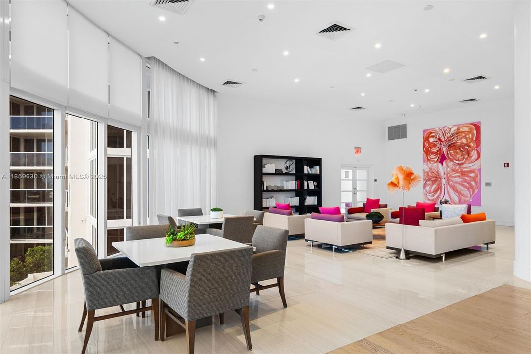 Active With Contract: $2,100,000 (3 beds, 4 baths, 2440 Square Feet)