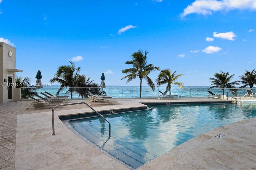 Active With Contract: $2,100,000 (3 beds, 4 baths, 2440 Square Feet)