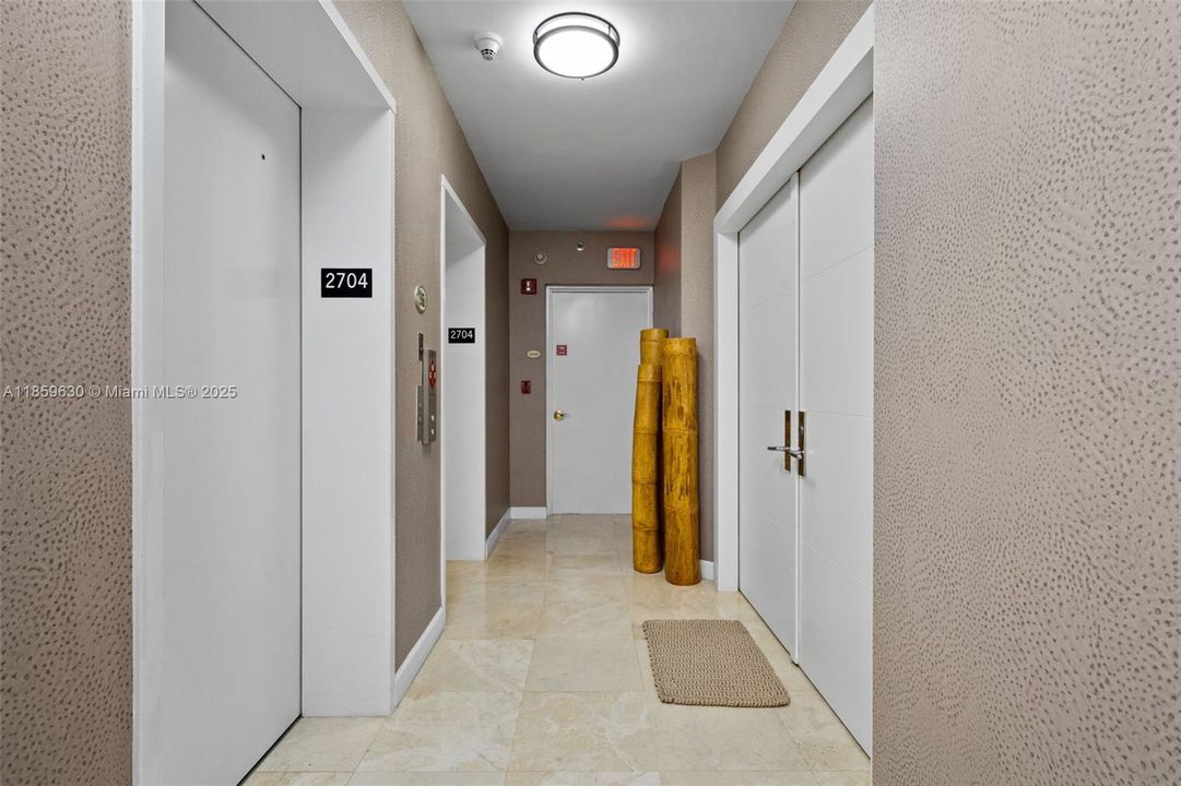 Active With Contract: $2,100,000 (3 beds, 4 baths, 2440 Square Feet)