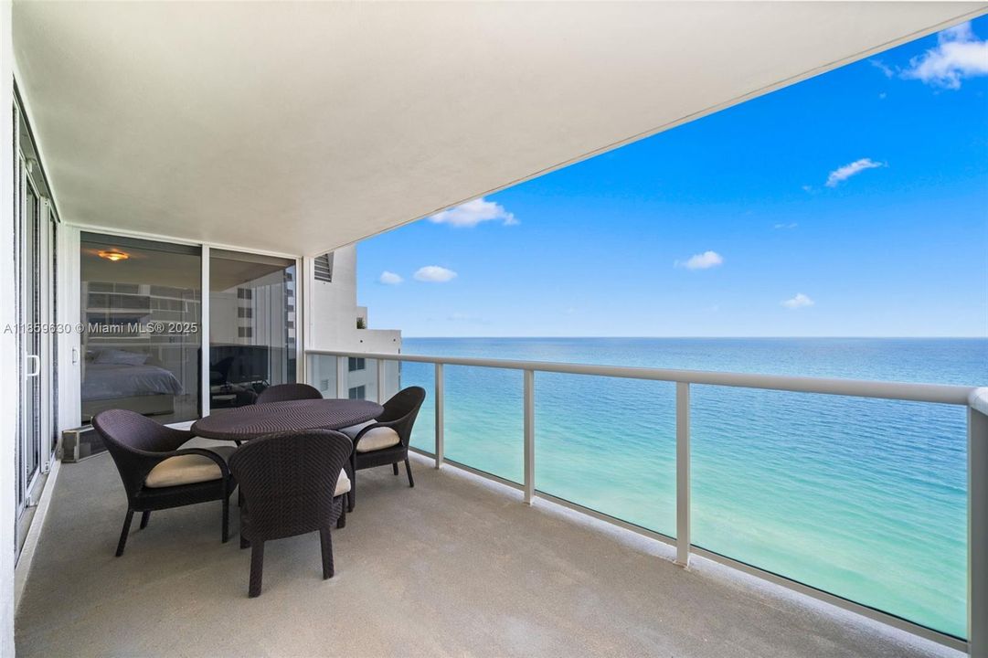 Active With Contract: $2,100,000 (3 beds, 4 baths, 2440 Square Feet)