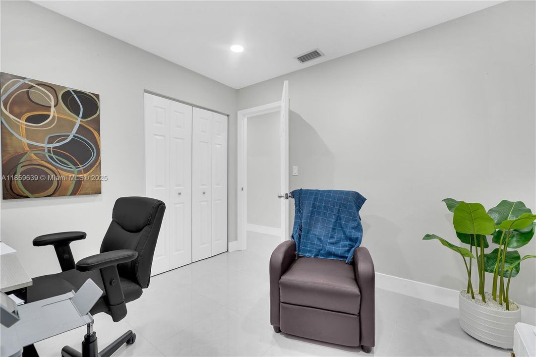 Недавно продано: $625,000 (4 спален, 3 ванн, 1156 Квадратных фут)