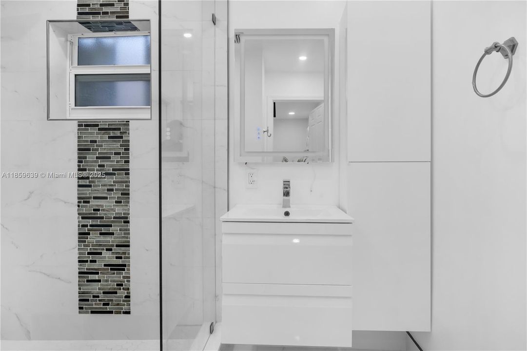 Недавно продано: $625,000 (4 спален, 3 ванн, 1156 Квадратных фут)