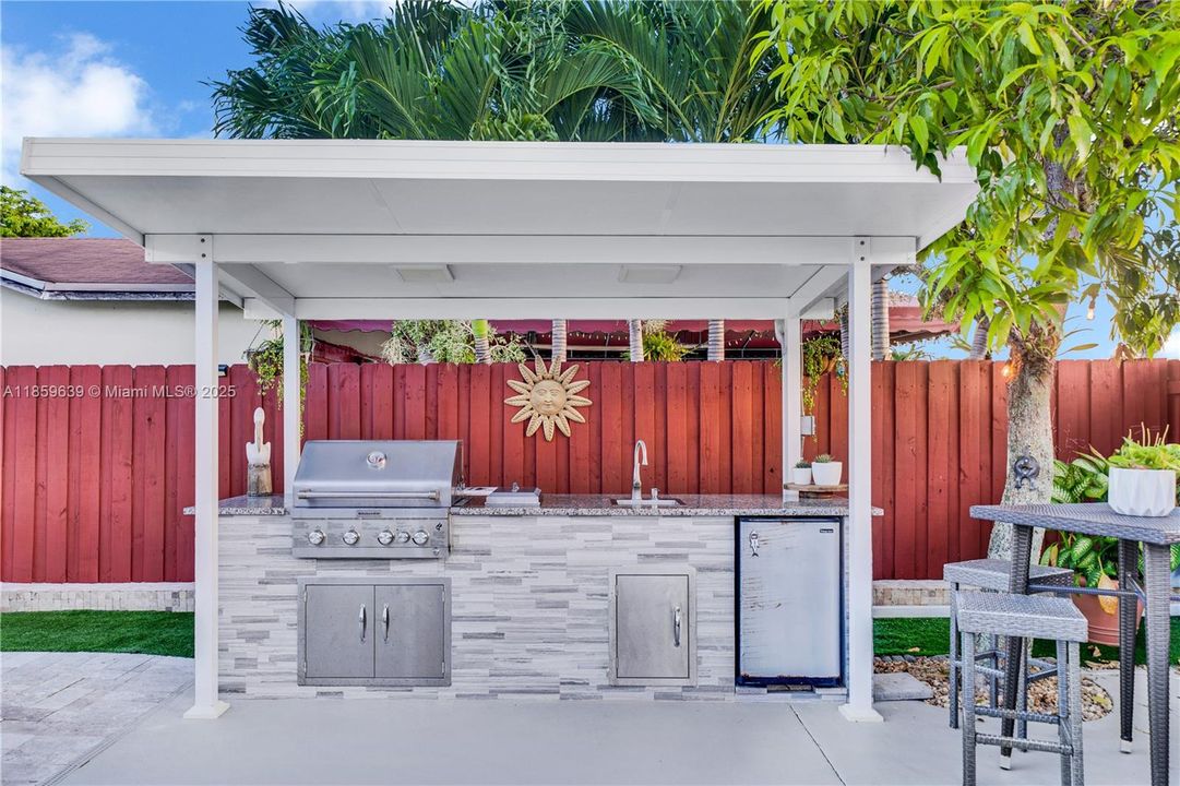 Недавно продано: $625,000 (4 спален, 3 ванн, 1156 Квадратных фут)