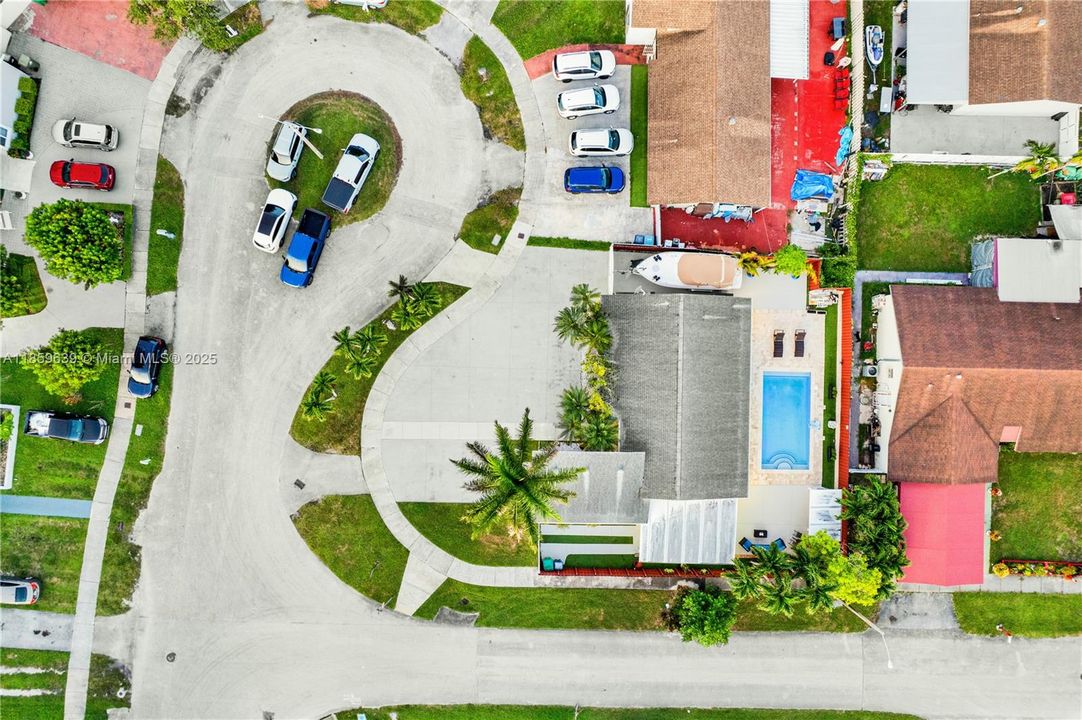 Недавно продано: $625,000 (4 спален, 3 ванн, 1156 Квадратных фут)