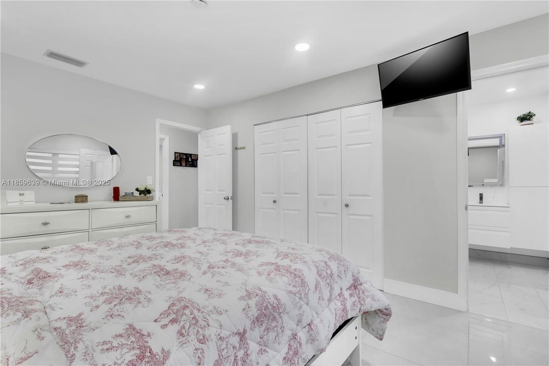 Недавно продано: $625,000 (4 спален, 3 ванн, 1156 Квадратных фут)