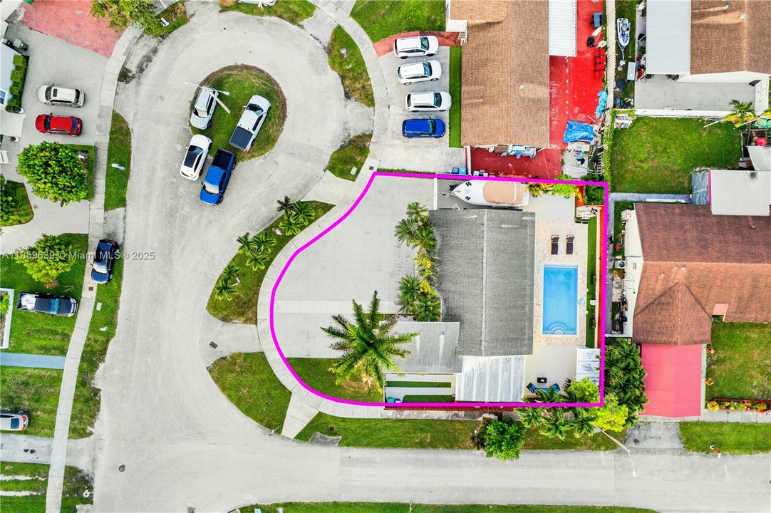 Недавно продано: $625,000 (4 спален, 3 ванн, 1156 Квадратных фут)