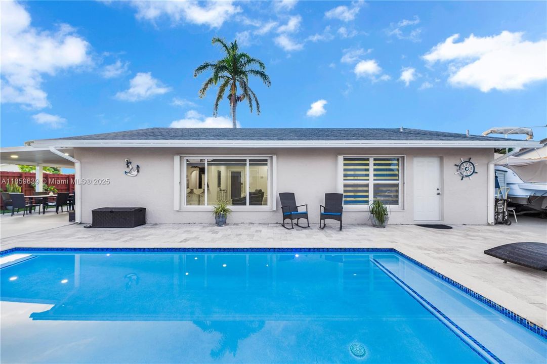 Недавно продано: $625,000 (4 спален, 3 ванн, 1156 Квадратных фут)