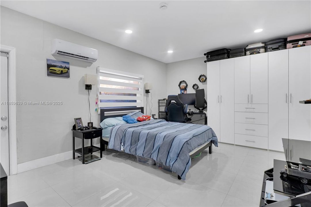 Недавно продано: $625,000 (4 спален, 3 ванн, 1156 Квадратных фут)