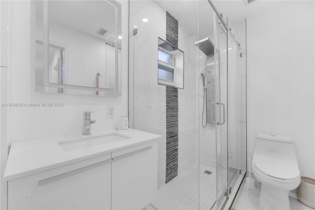 Недавно продано: $625,000 (4 спален, 3 ванн, 1156 Квадратных фут)