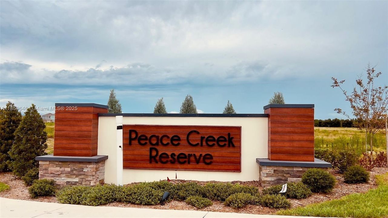 Active With Contract: $1,900 (3 beds, 2 baths, 1487 Square Feet)