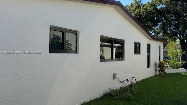 合同活跃: $659,900 (4 贝兹, 2 浴室, 1998 平方英尺)